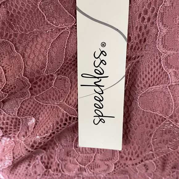 Dusty rose lace lace mini by Speechless. Size XS. 32 1/2” length. - Picture 3 of 4